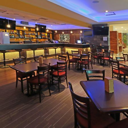 Holiday Inn & Suites Plaza Mayor By Ihg Λεόν Εξωτερικό φωτογραφία
