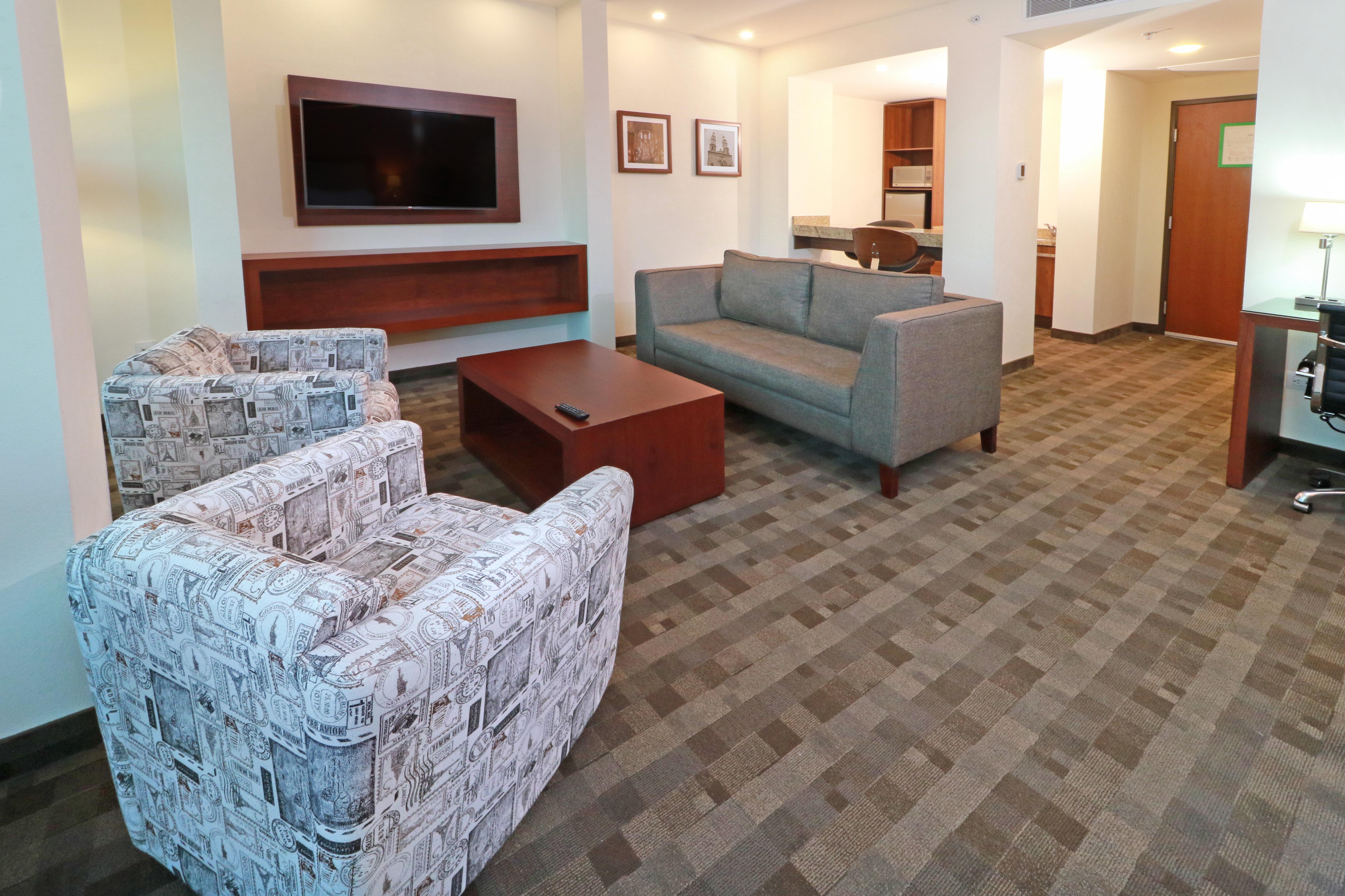 Holiday Inn & Suites Plaza Mayor By Ihg Λεόν Εξωτερικό φωτογραφία