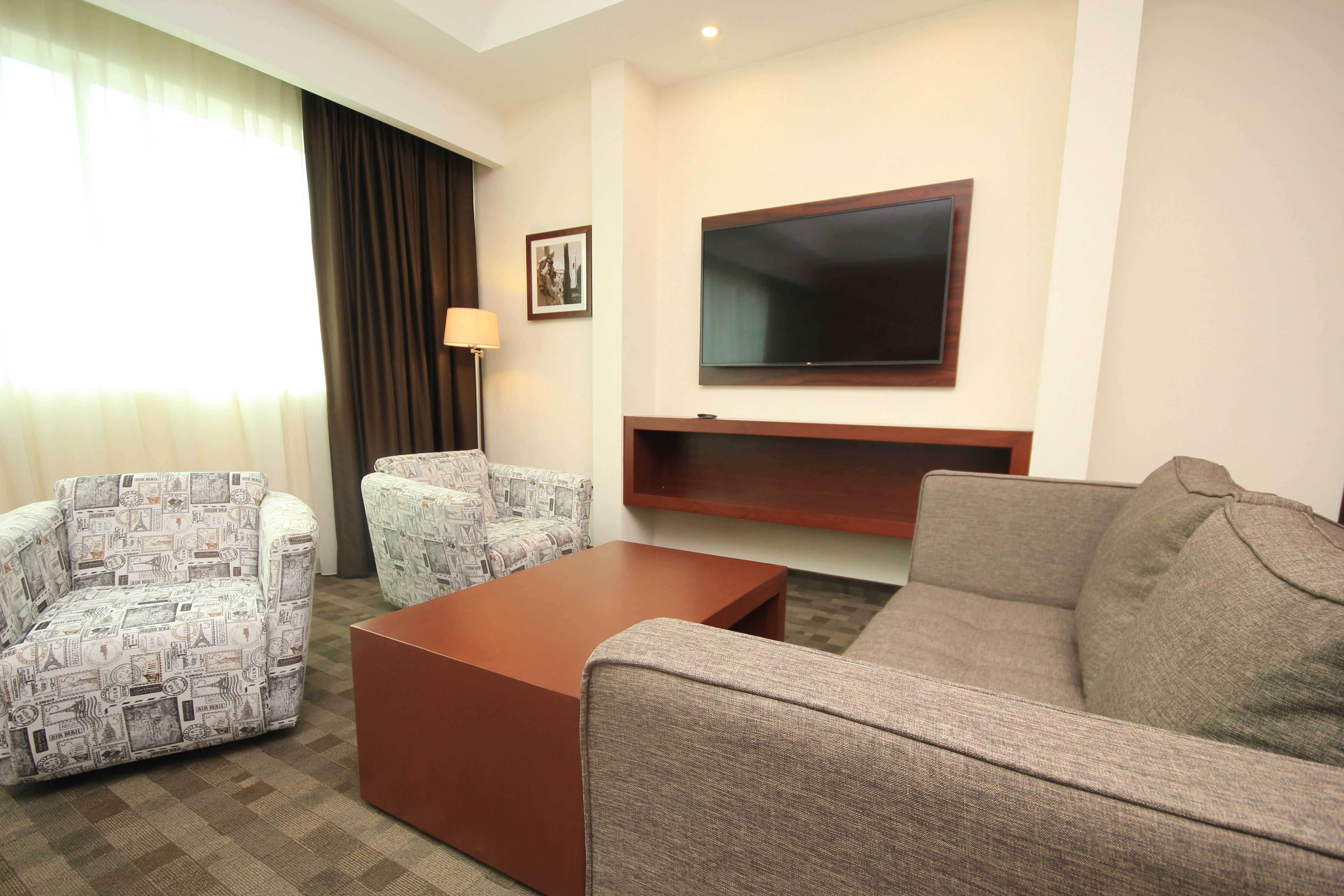 Holiday Inn & Suites Plaza Mayor By Ihg Λεόν Εξωτερικό φωτογραφία