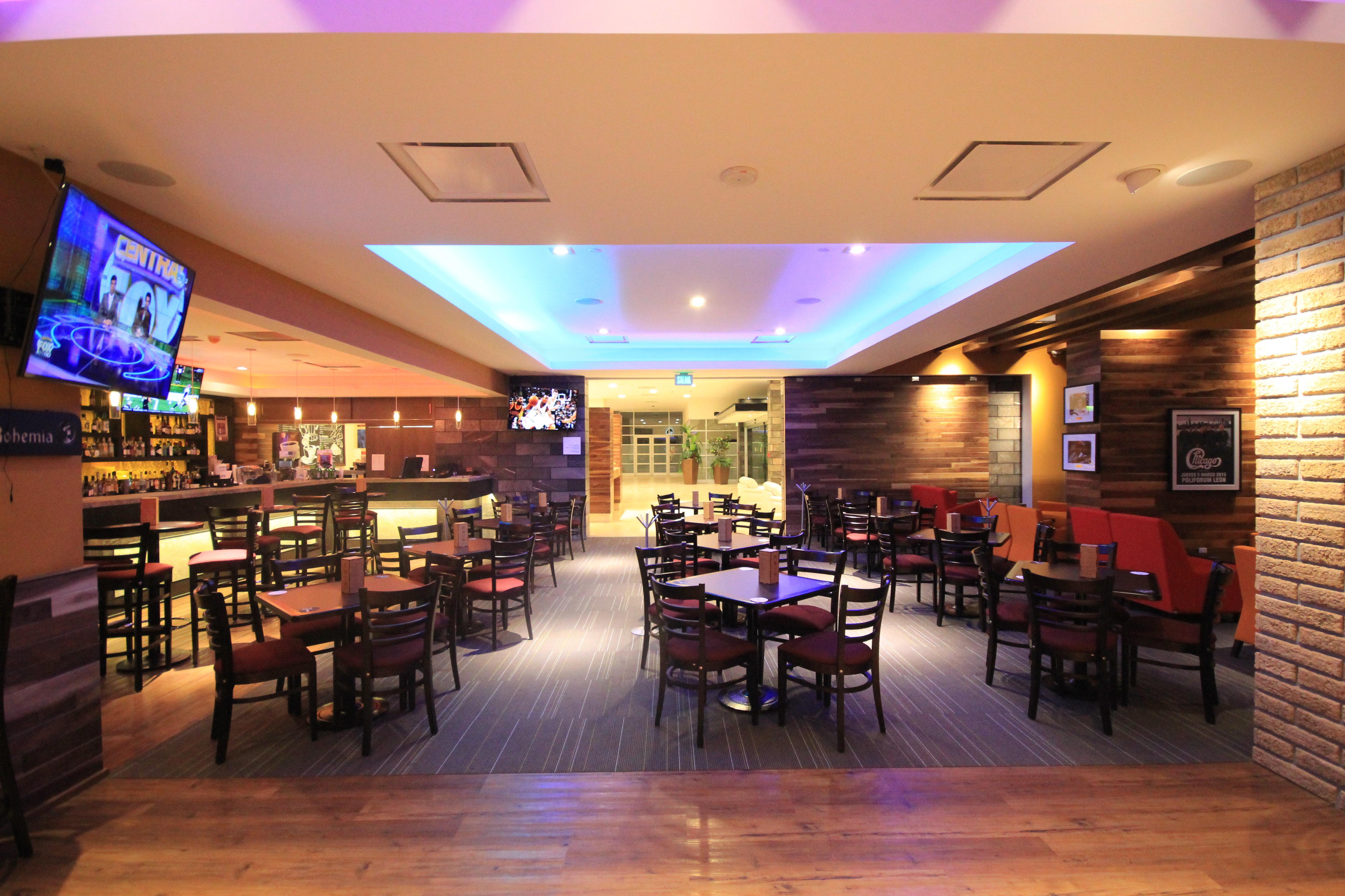 Holiday Inn & Suites Plaza Mayor By Ihg Λεόν Εξωτερικό φωτογραφία