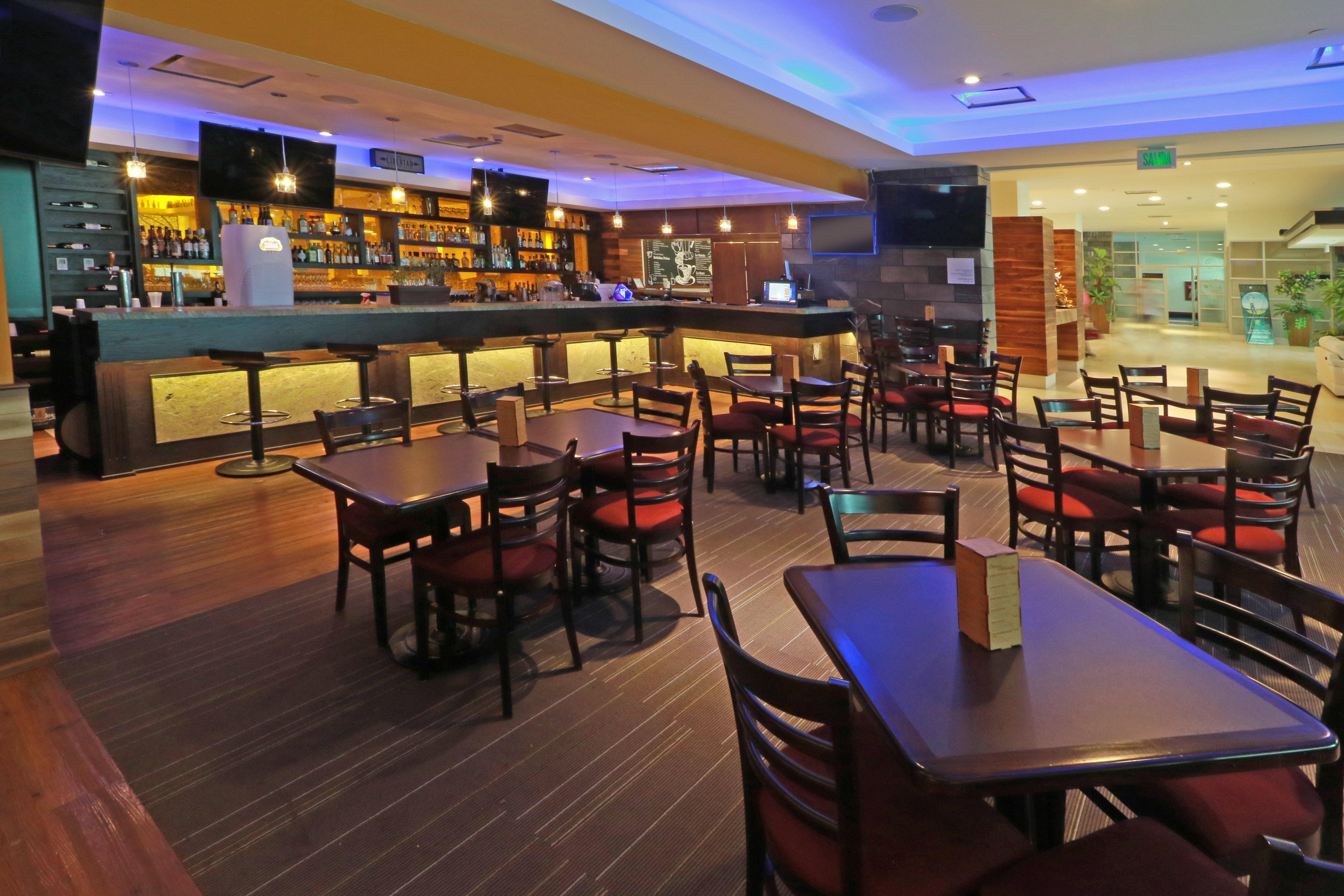 Holiday Inn & Suites Plaza Mayor By Ihg Λεόν Εξωτερικό φωτογραφία