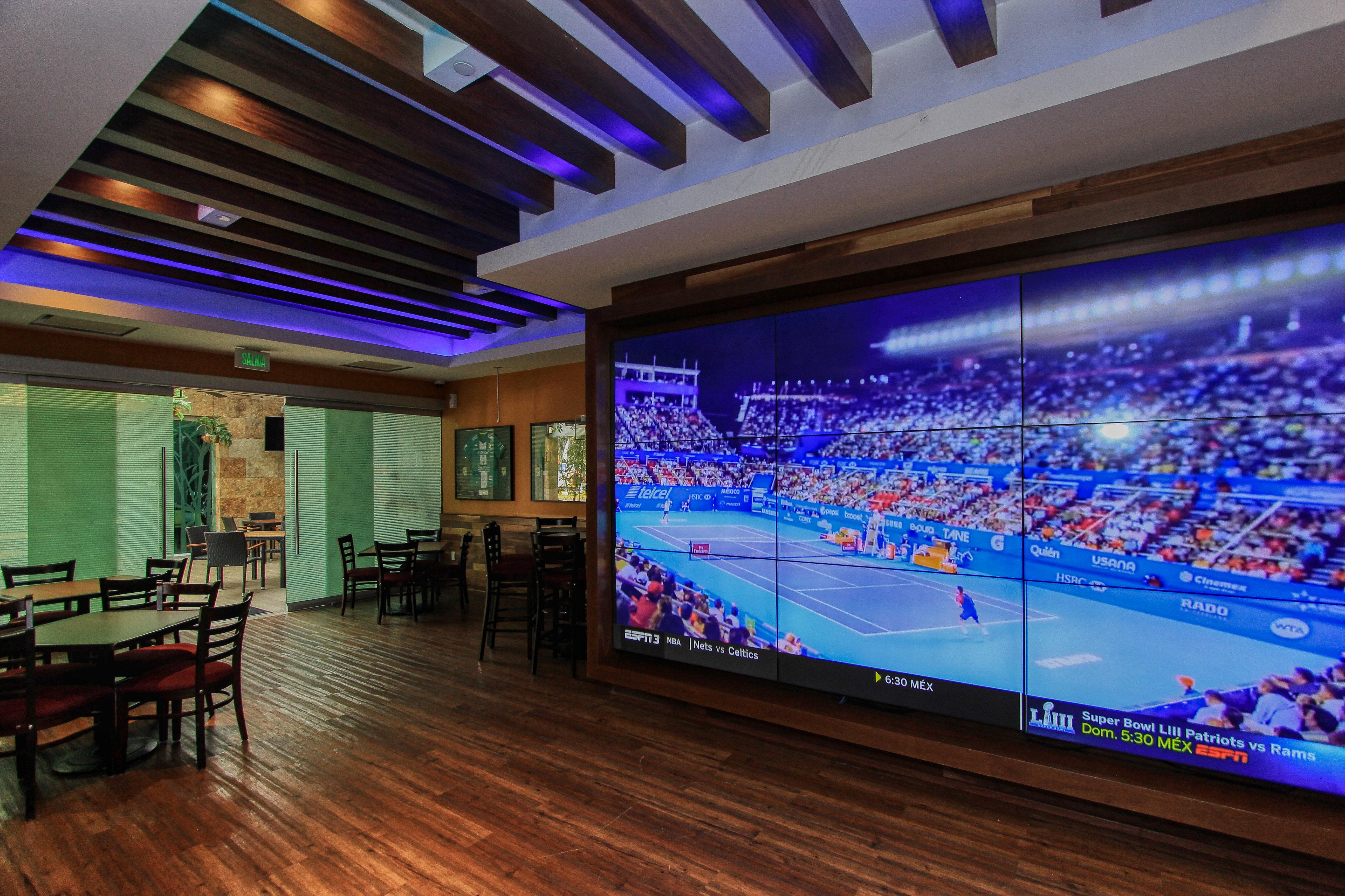 Holiday Inn & Suites Plaza Mayor By Ihg Λεόν Εξωτερικό φωτογραφία