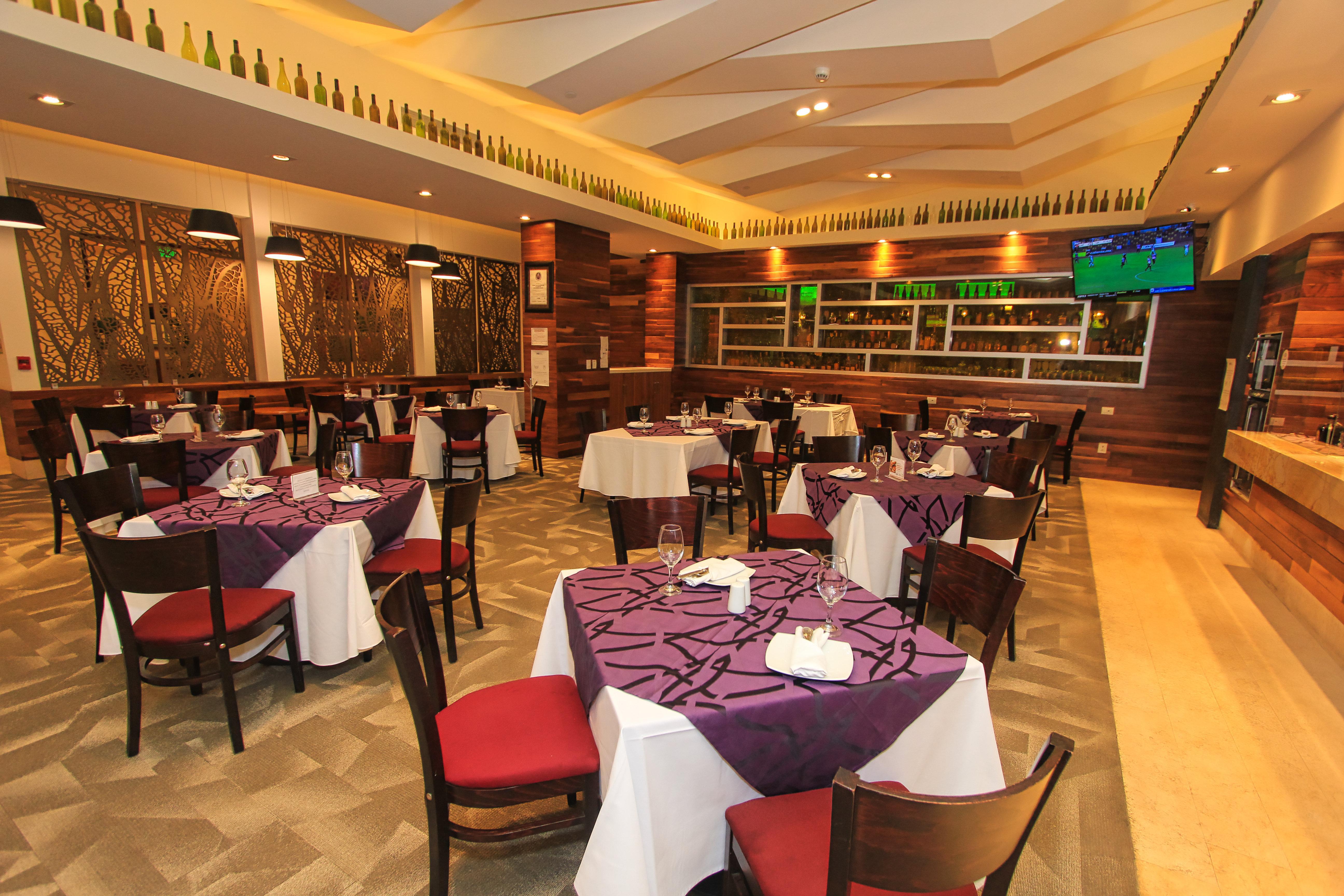 Holiday Inn & Suites Plaza Mayor By Ihg Λεόν Εξωτερικό φωτογραφία