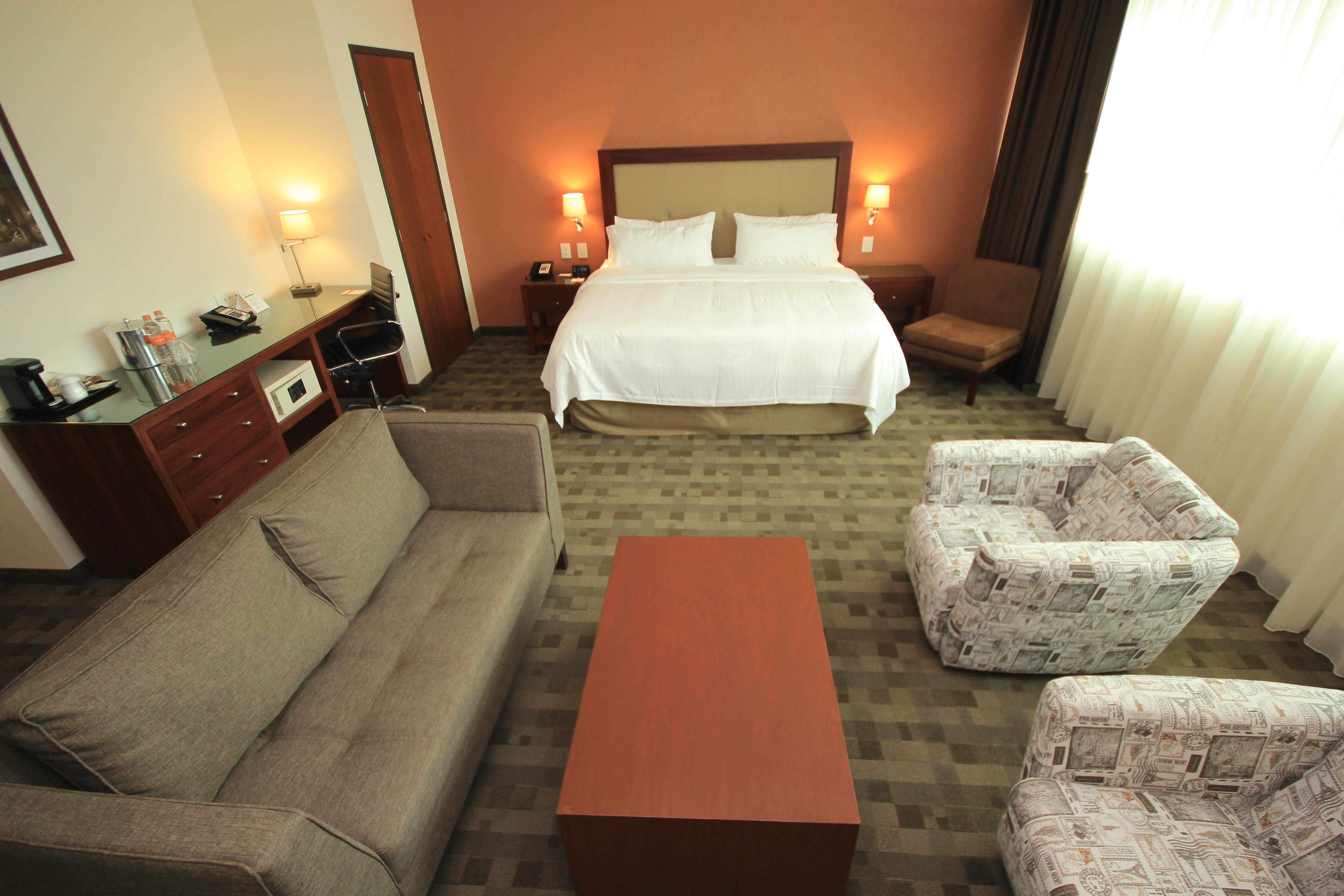 Holiday Inn & Suites Plaza Mayor By Ihg Λεόν Εξωτερικό φωτογραφία