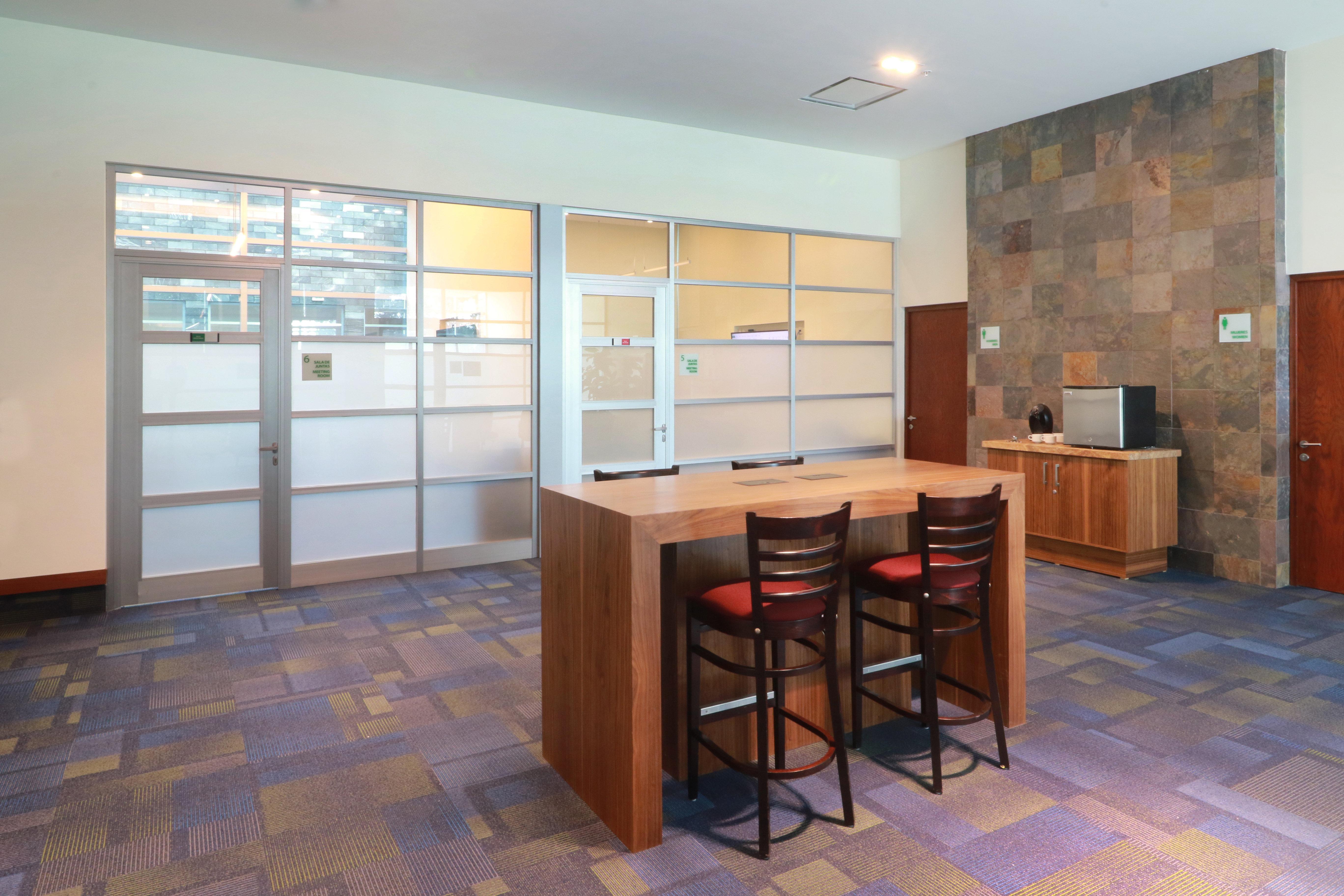 Holiday Inn & Suites Plaza Mayor By Ihg Λεόν Εξωτερικό φωτογραφία