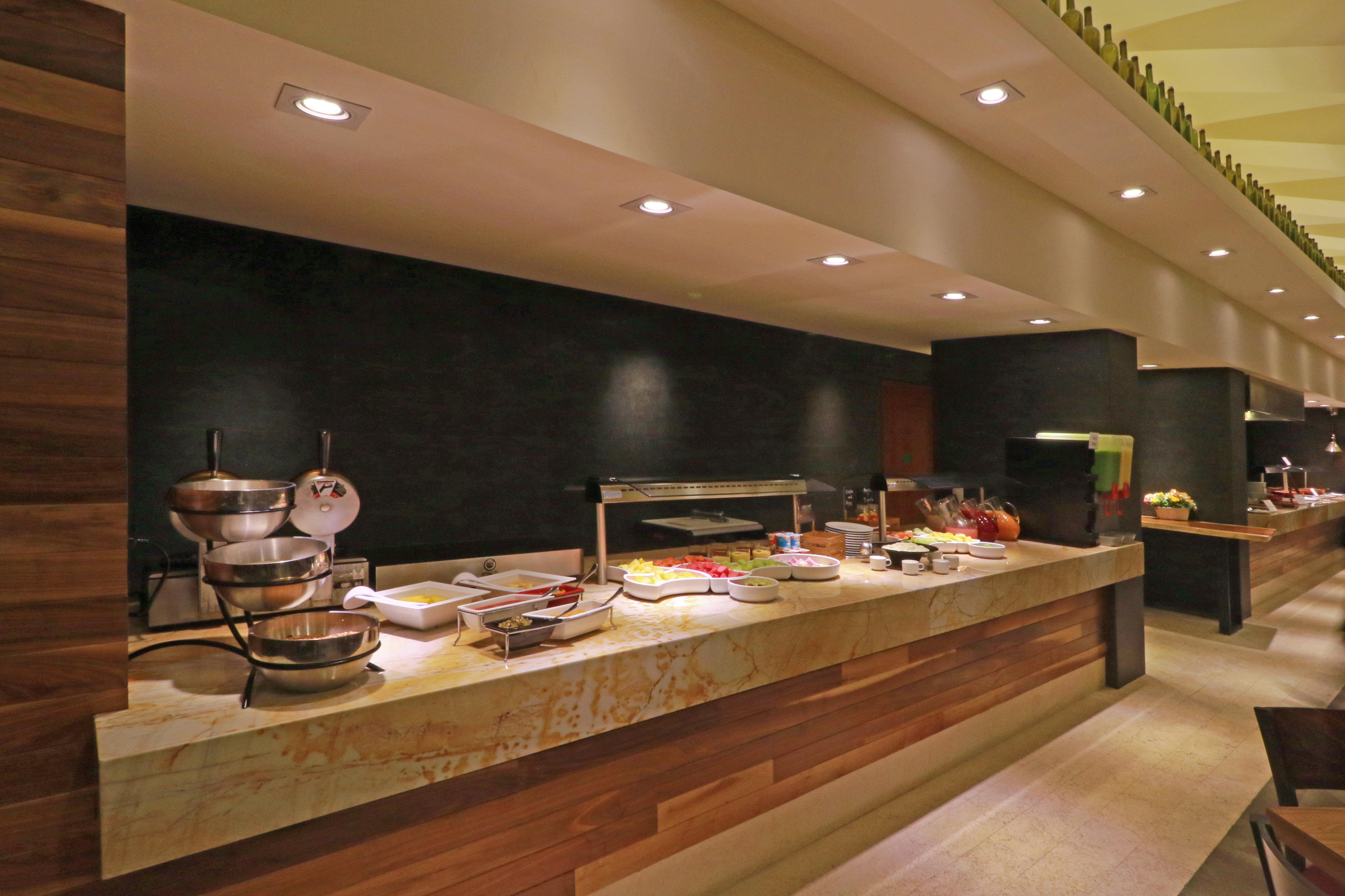 Holiday Inn & Suites Plaza Mayor By Ihg Λεόν Εξωτερικό φωτογραφία