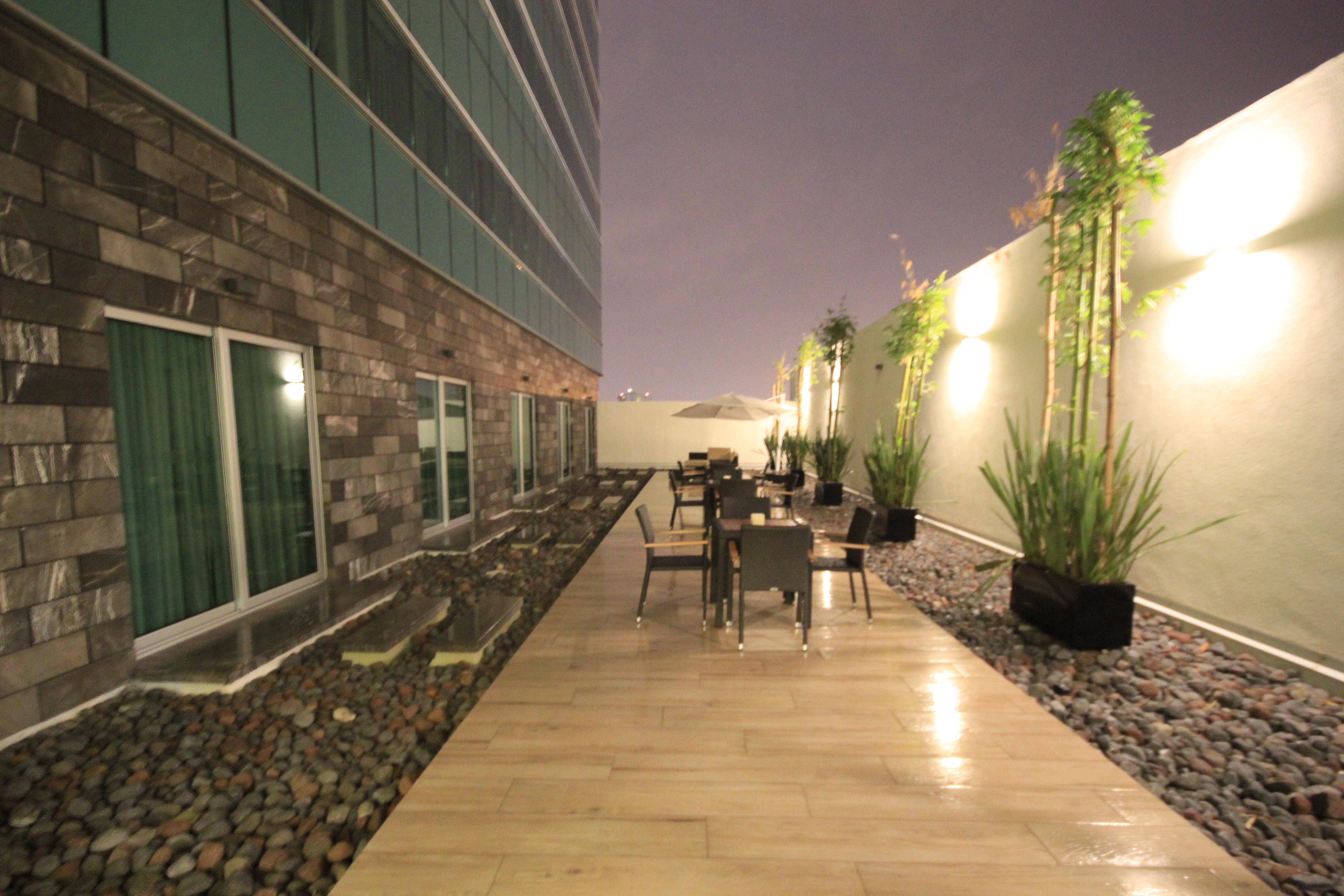 Holiday Inn & Suites Plaza Mayor By Ihg Λεόν Εξωτερικό φωτογραφία