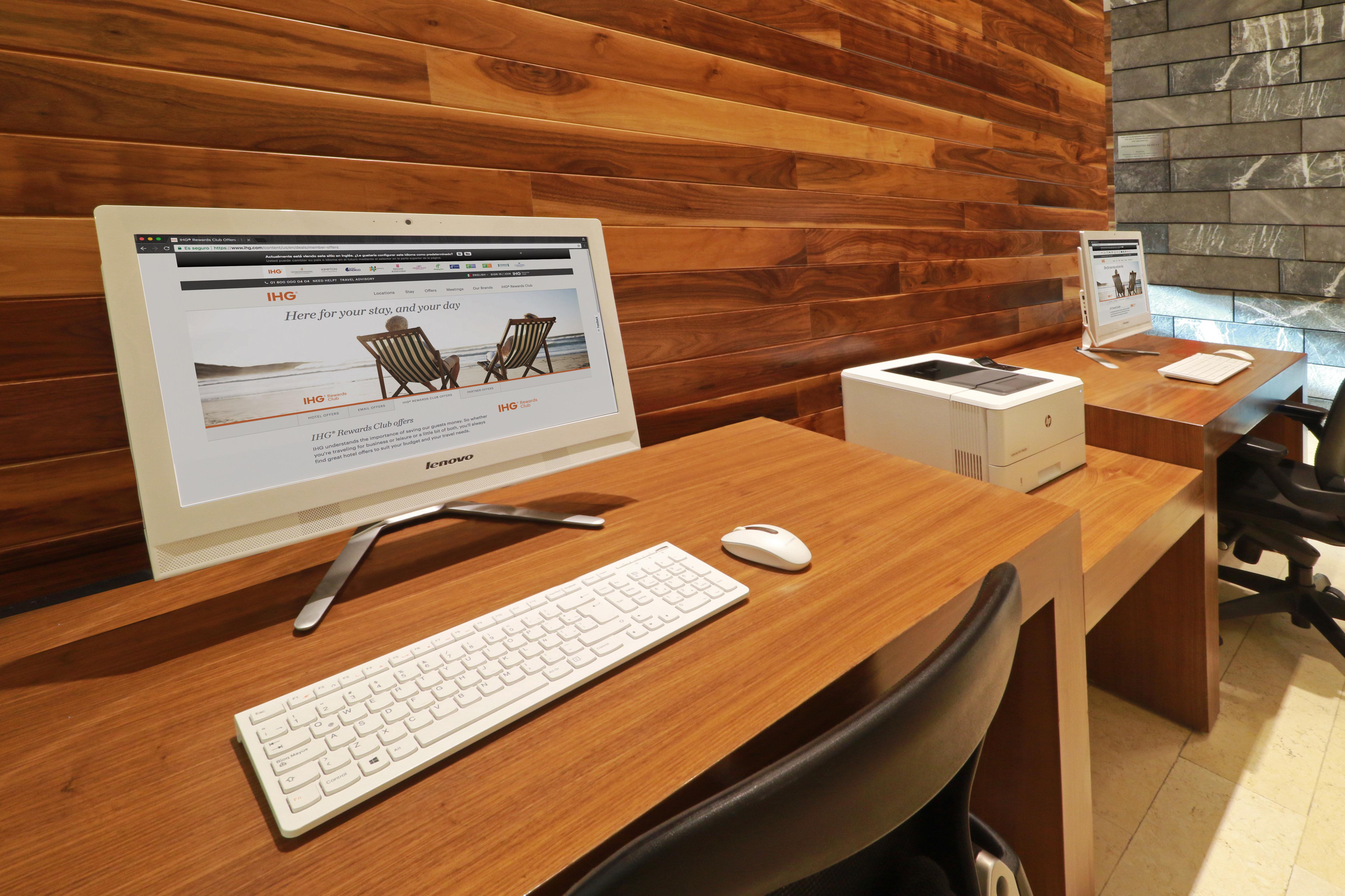 Holiday Inn & Suites Plaza Mayor By Ihg Λεόν Εξωτερικό φωτογραφία