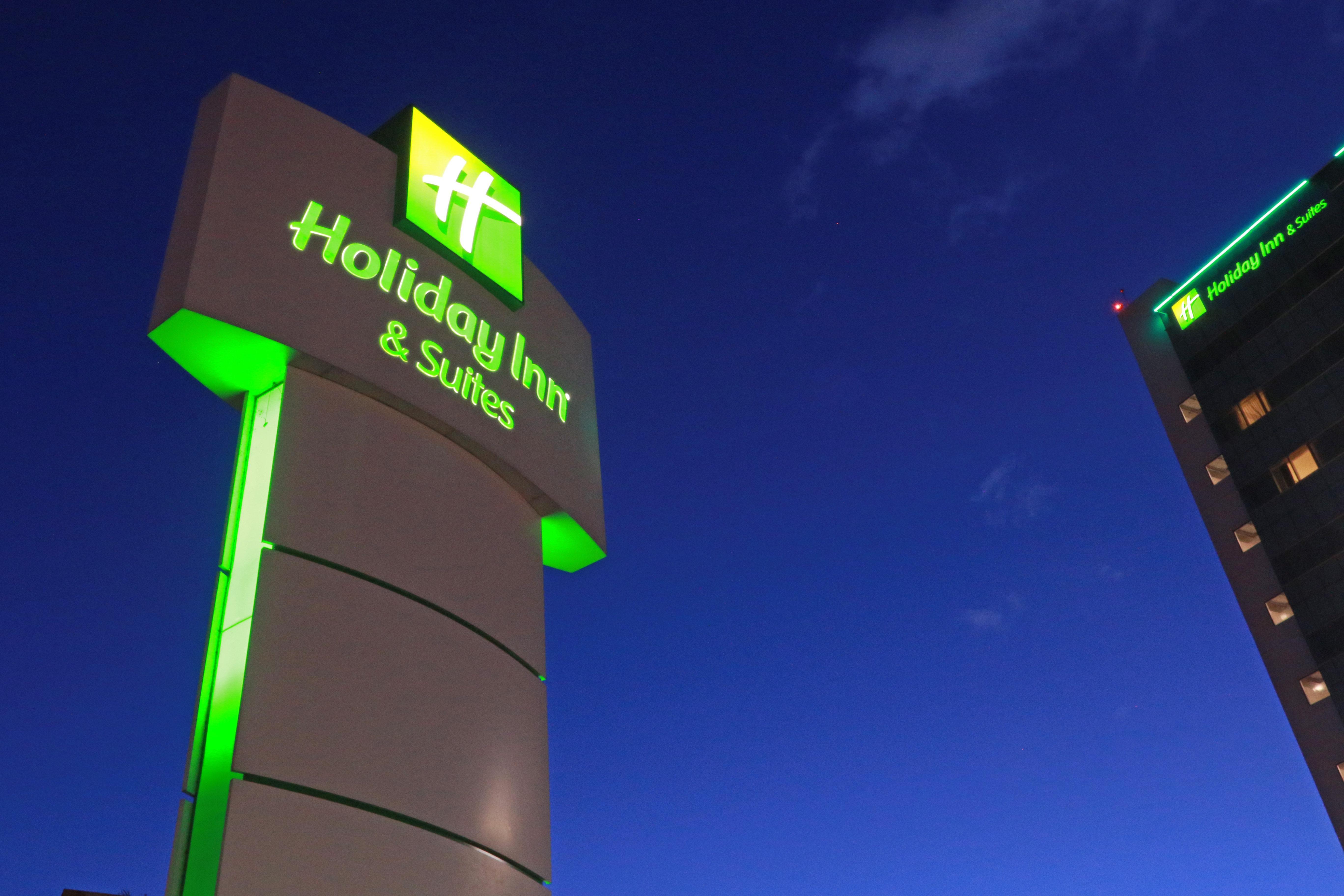 Holiday Inn & Suites Plaza Mayor By Ihg Λεόν Εξωτερικό φωτογραφία